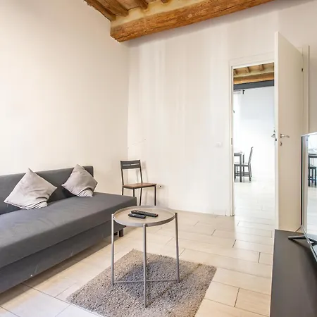 Апартаменти N1 - Elegante Trilocale In Centro
